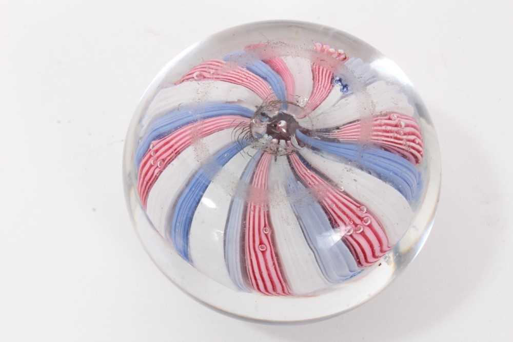 19th century glass paperweight - Image 3 of 4