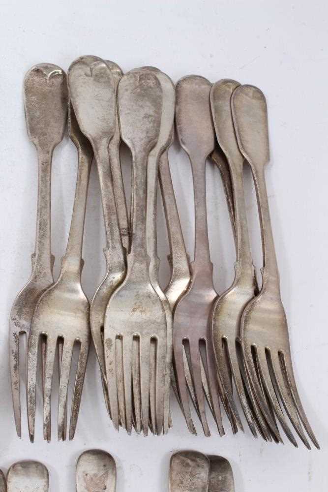 Composite part service of 19th century fiddle pattern cutlery, with engraved crest, 43 pieces - Image 6 of 12