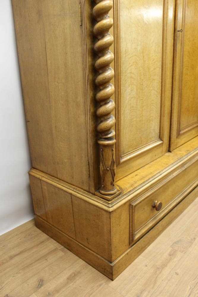 Good quality late Victorian oak double wardrobe with single drawer - Image 9 of 11