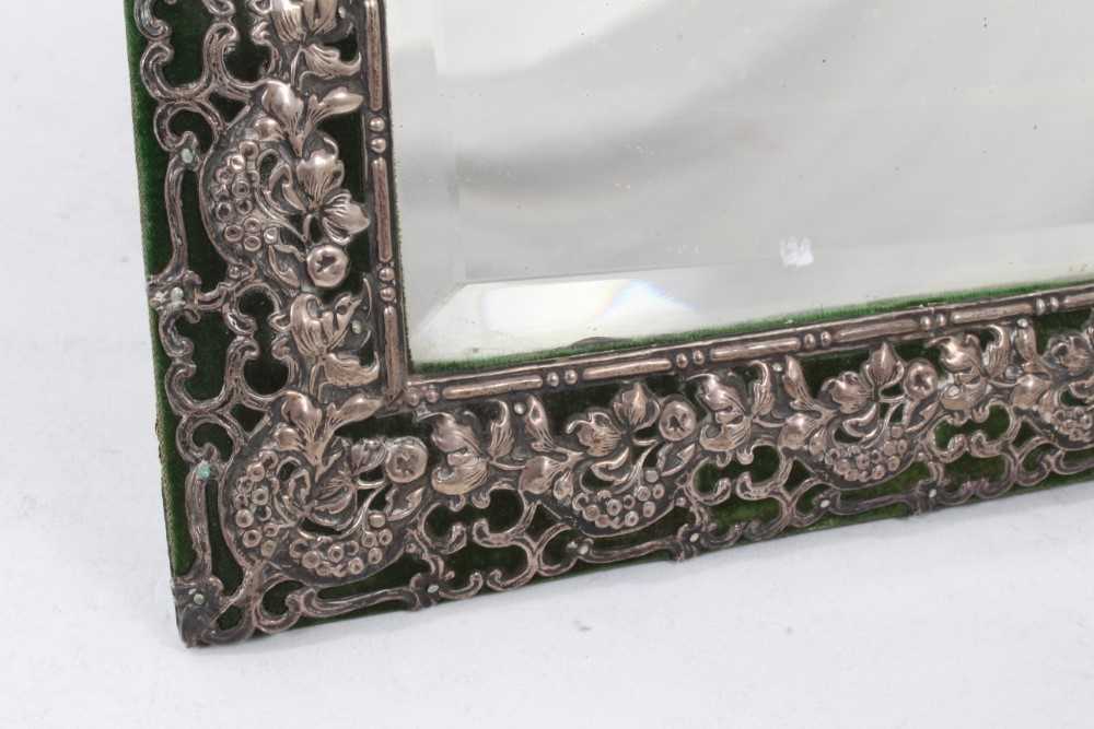 George V Silver mounted rectangular mirror with easel back - Image 3 of 4