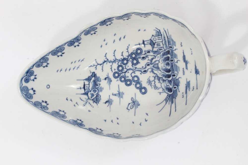 Worcester sauceboat, circa 1770, painted in underglaze blue with the Doughnut Tree pattern, 18cm lon - Image 3 of 4