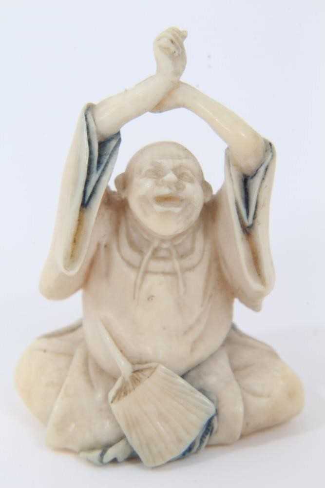 Fine Japanese carved ivory netsuke