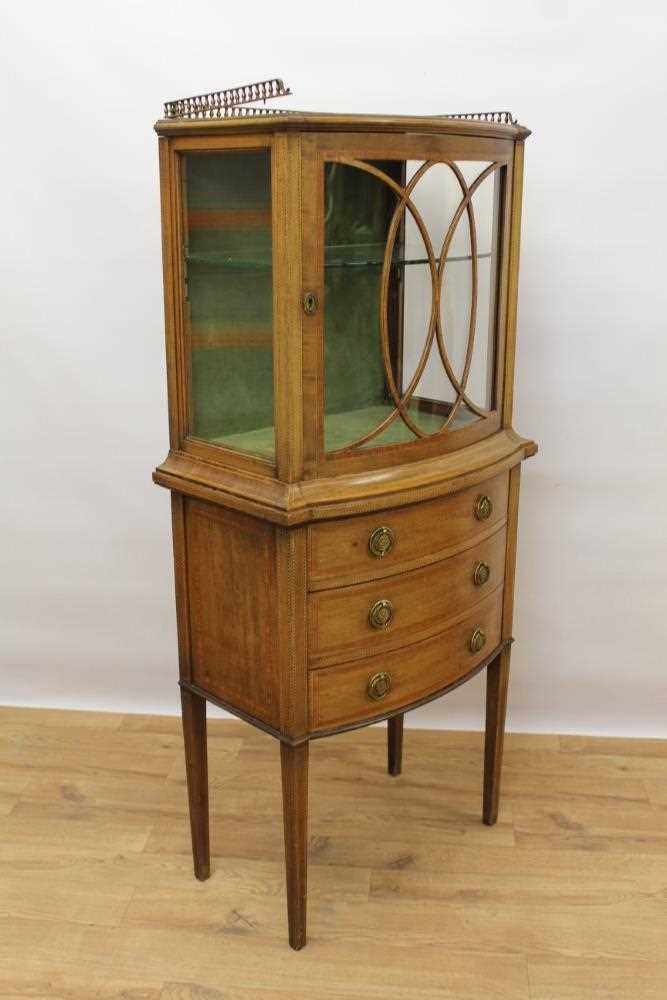 Edwardian mahogany and tulipwood crossbanded bowfront dwarf display cabinet - Image 6 of 6