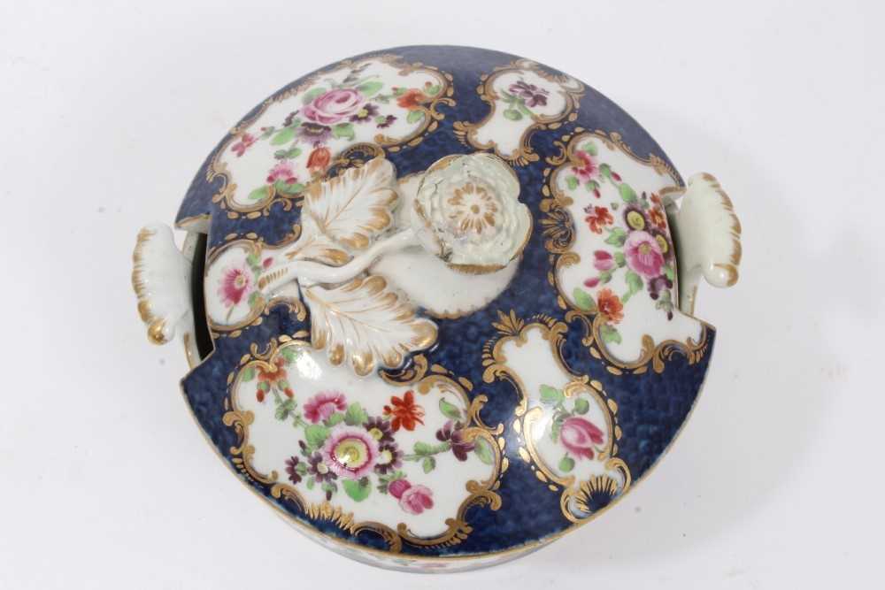 Worcester butter tub and cover, circa 1770, painted with flowers in gilt scrollwork panels, on a blu - Image 3 of 6