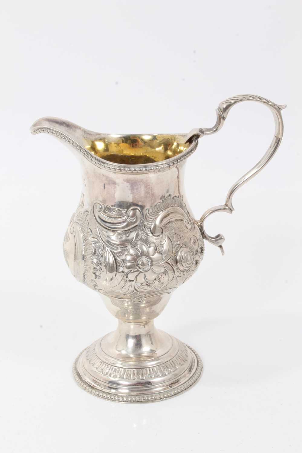 George III silver cream jug with engraved coronet and monogram - Image 2 of 6