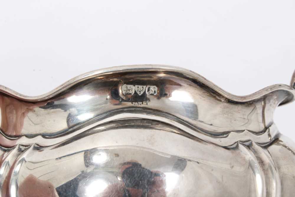 George V silver twin handled sugar bowl and matching cream jug - Image 5 of 5