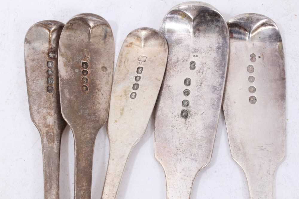 Composite part service of 19th century fiddle pattern cutlery, with engraved crest, 43 pieces - Image 10 of 12