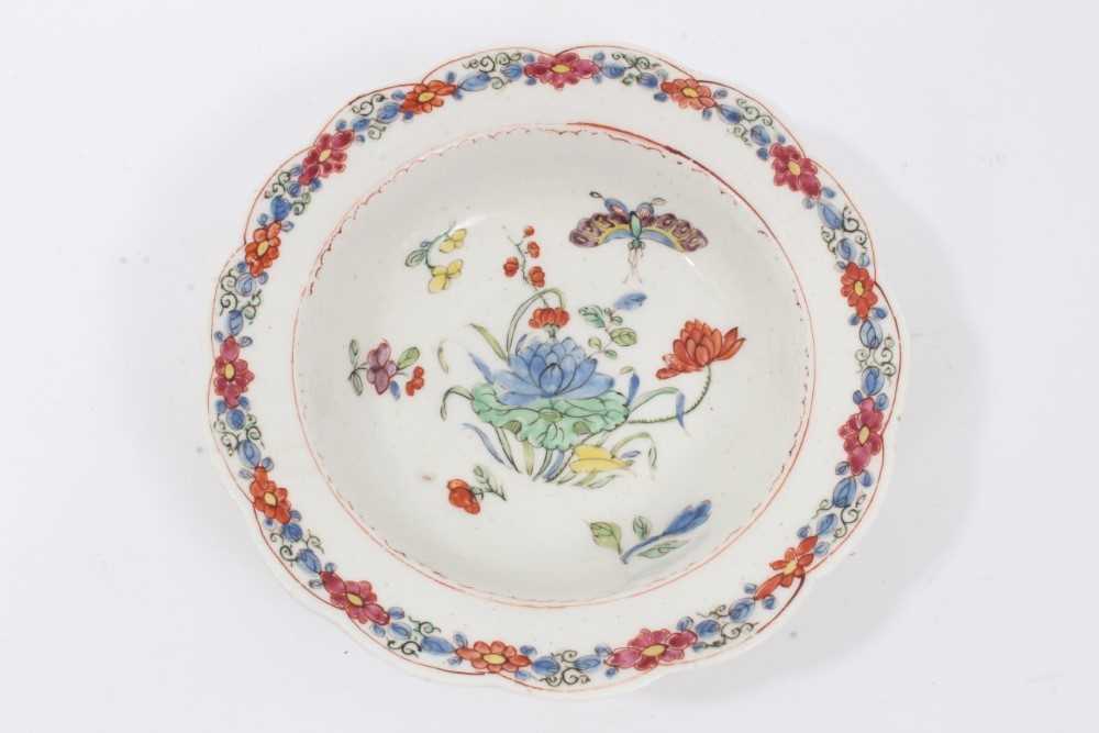 Rare early Bow finger bowl stand, circa 1750-52, painted in the Chinese famille verte palette, 14.75