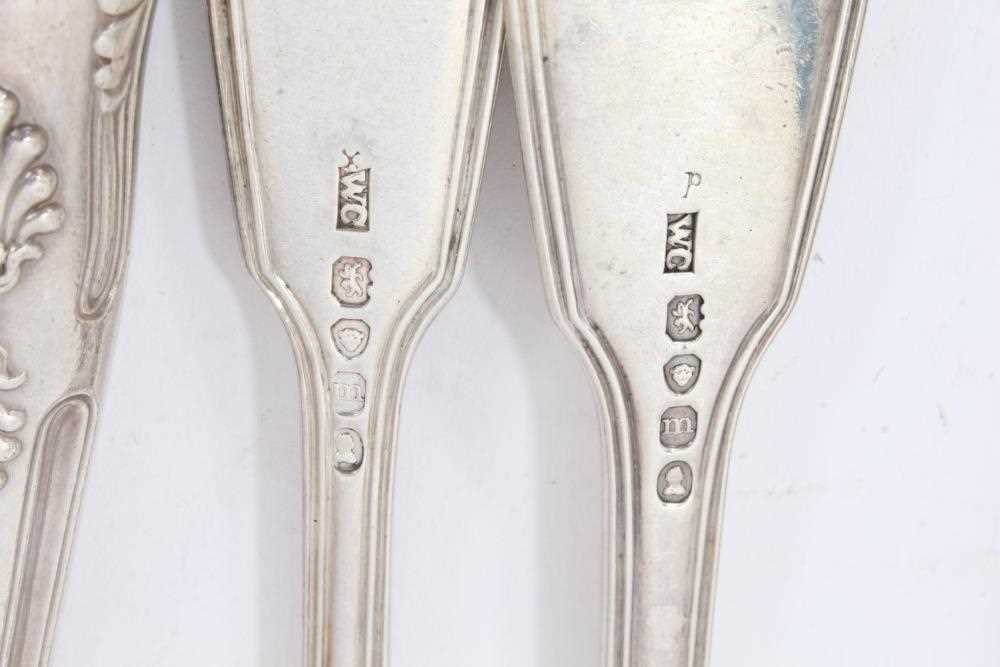 Suite of Georgian silver cutlery for eight place settings - Image 3 of 5