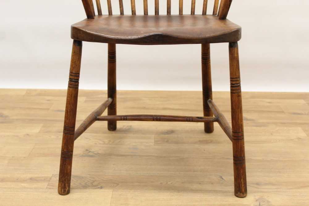 19th century ash and beech Windsor stick back elbow chair - Image 4 of 7