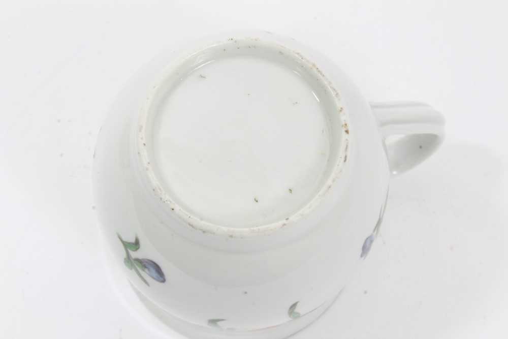 Worcester mug, circa 1760, of small baluster form, polychrome painted in the Rogers style with flowe - Image 5 of 6