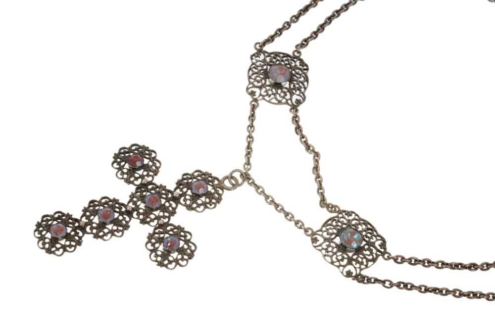 Late 19th/early 20th century Continental Saphiret and white metal necklace
