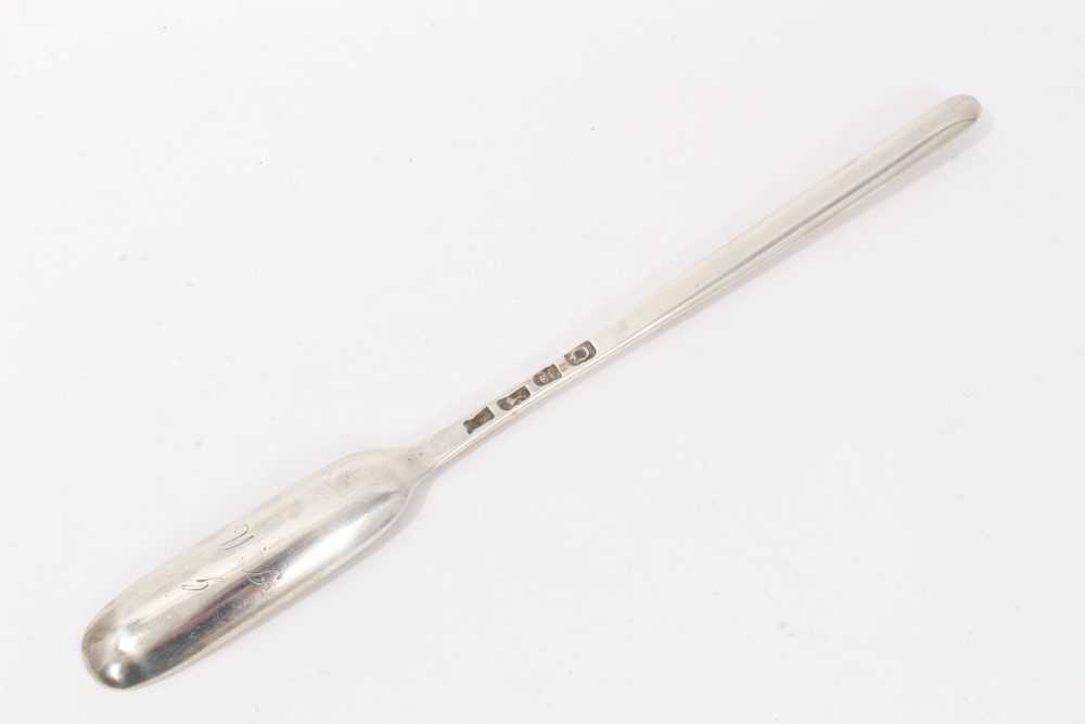 George III silver marrow scoop of conventional form, with engraved initials (London 1769). - Image 2 of 4