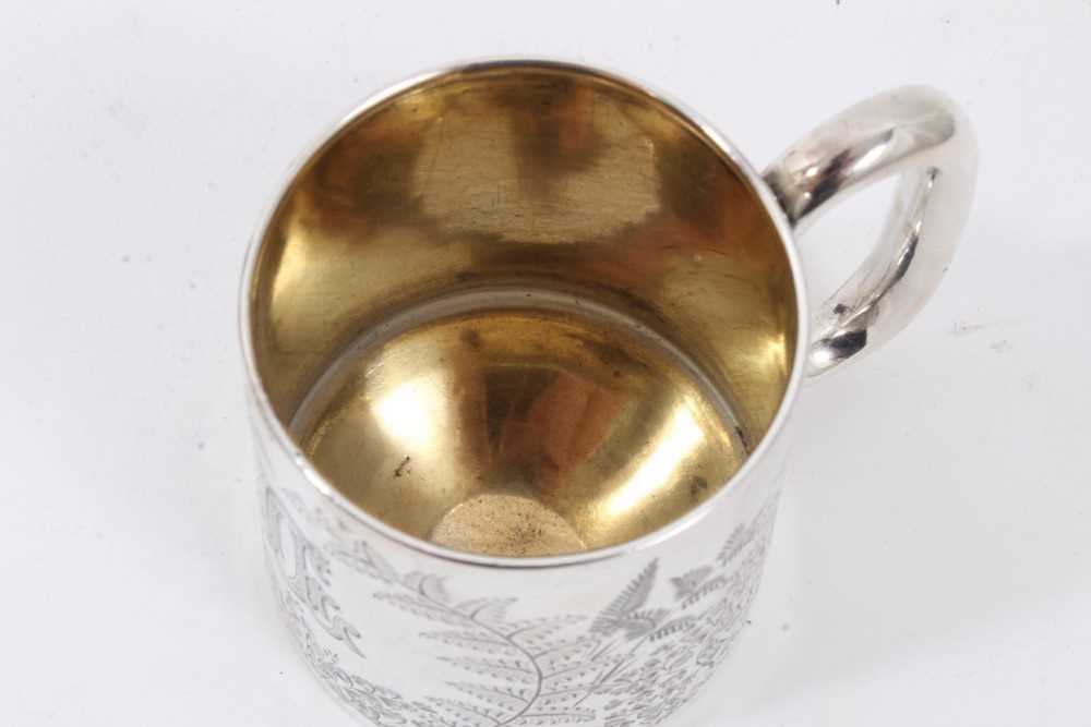 Victorian silver christening mug of tapered form, in its original case - Image 5 of 8