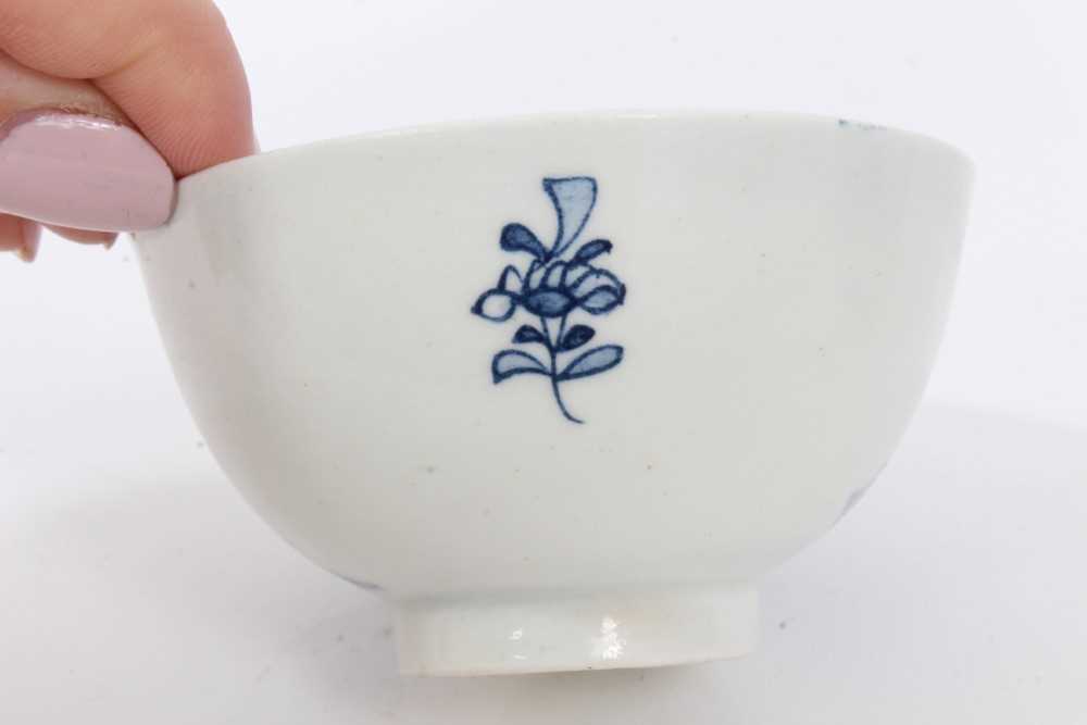 Lowestoft blue and white tea bowl, and a Bow blue and white tea bowl, both decorated in the Chinese - Image 3 of 10
