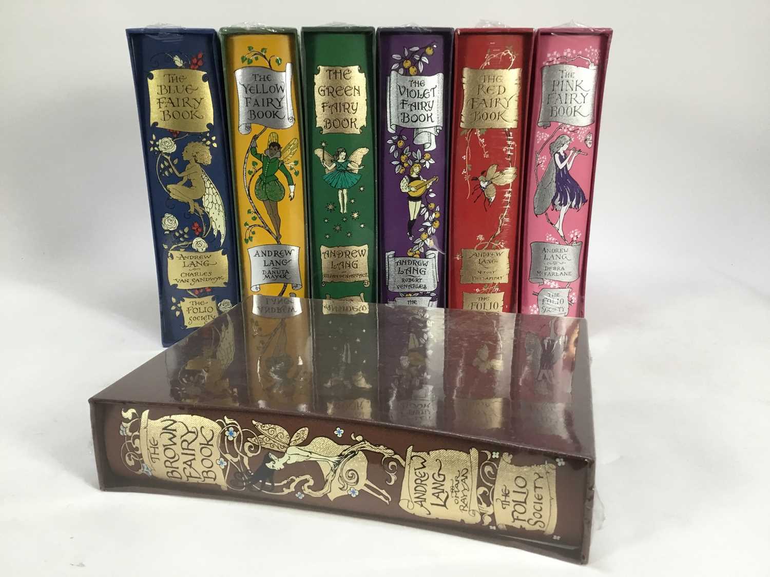 Seven Folio Society Rainbow Fairy Books by Andrew Lang, still sealed in original plastic wrapping - Image 5 of 7