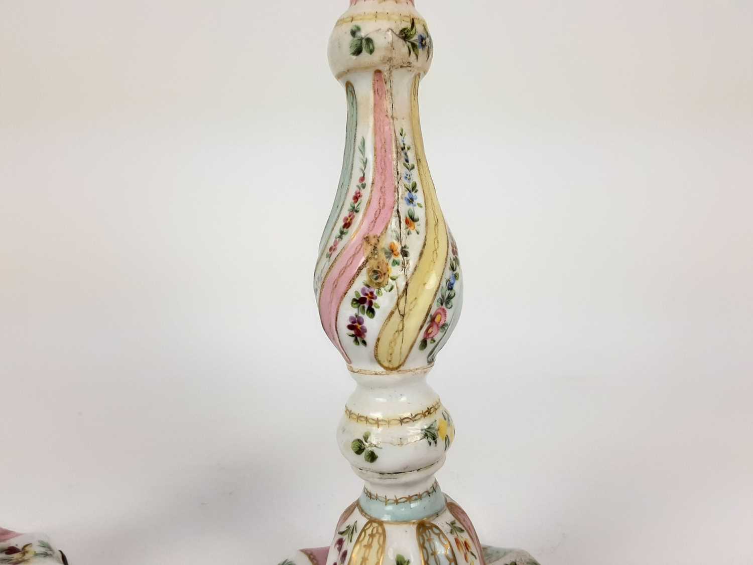 Pair of 18th century enamelled candlesticks, possibly Bilston, with spiralling knopped stems, painte - Image 7 of 7