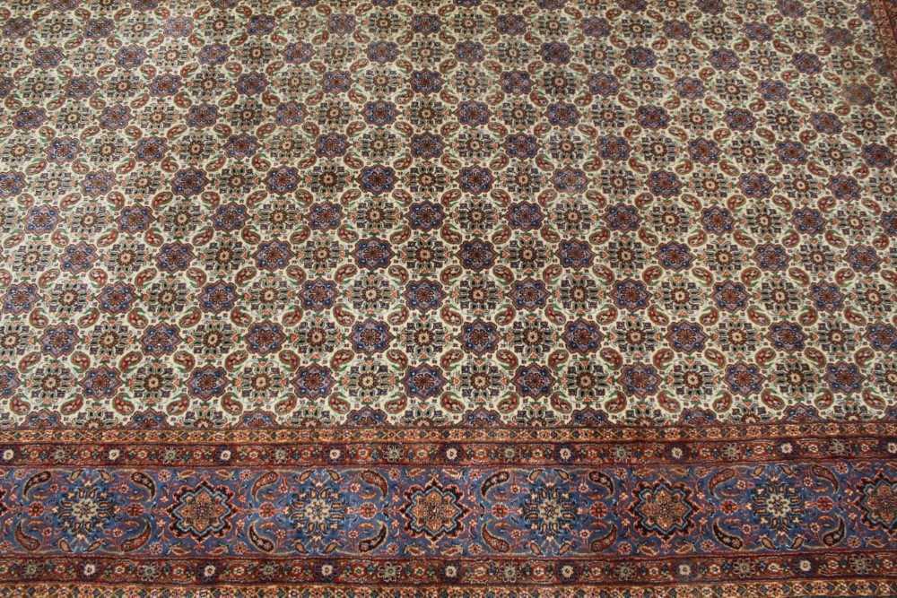 Persian style carpet - Image 2 of 5