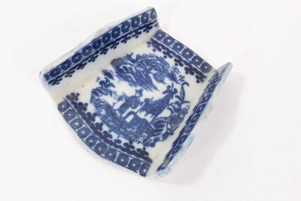 Rare Worcester blue and white teacup, a Caughley asparagus server and a Lowestoft blue and white sau - Image 4 of 10