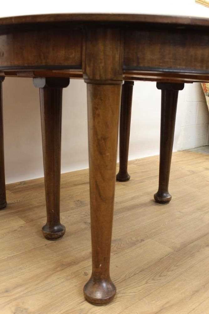 Good quality early 20th century mahogany dining table and two leaves on massive bulbous legs. - Image 3 of 5
