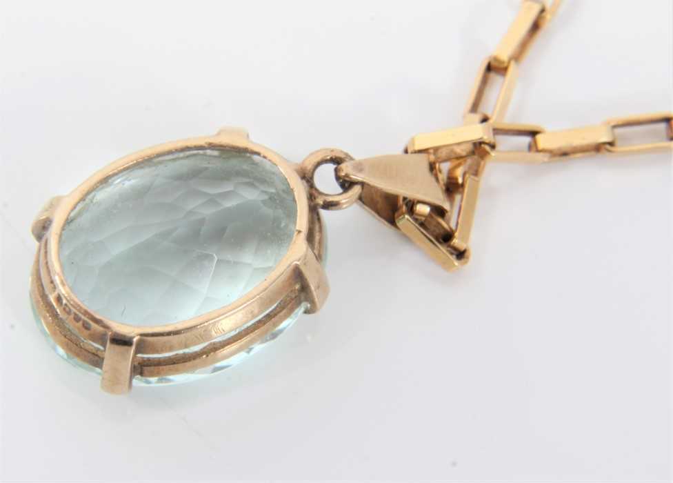 Aquamarine single stone pendant with an oval mixed cut aquamarine measuring approximately 15.9mm x 1 - Image 5 of 5