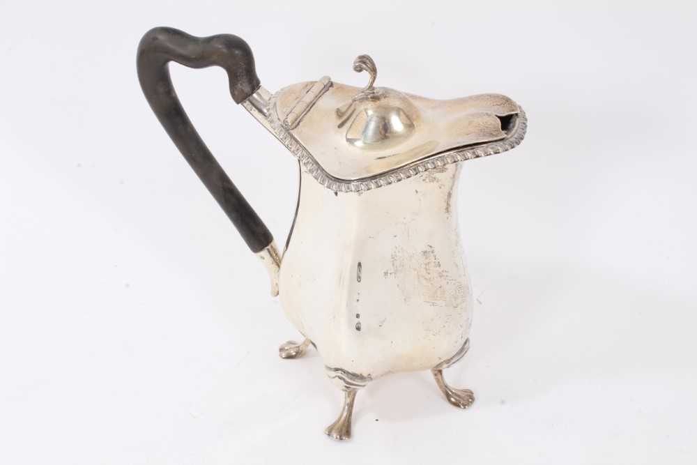 Edwardian silver hot water jug - Image 2 of 6