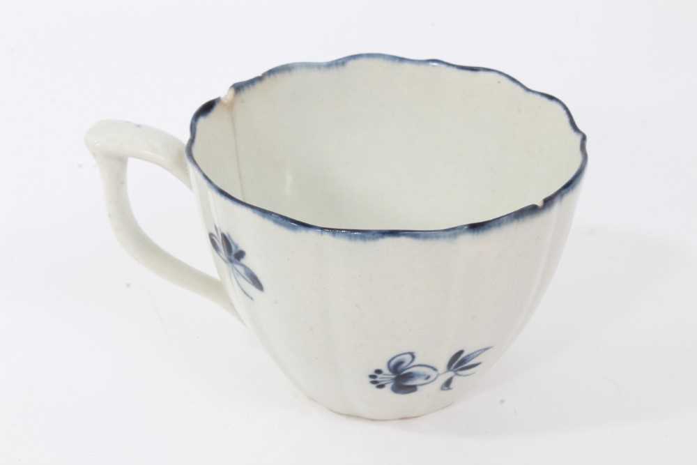 Rare Worcester blue and white teacup, a Caughley asparagus server and a Lowestoft blue and white sau - Image 7 of 10