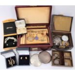 Group of antique and vintage jewellery to include a pair of 9ct gold and cultured pearl'grape' earri