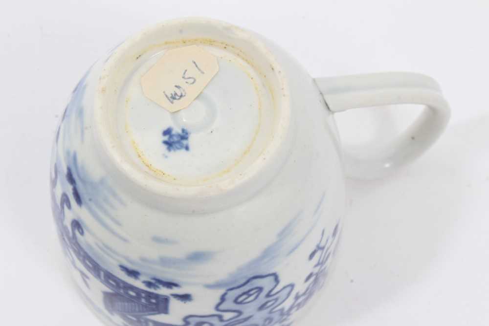 Worcester coffee cup, circa 1780, printed in blue with the Bat pattern, 5.75cm high - Image 6 of 6