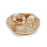 Fine Japanese carved ivory netsuke