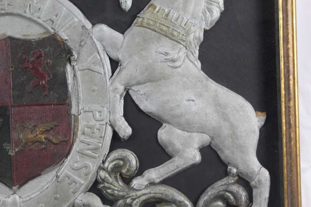 Unusual embossed and painted leather panel depicting the coat of arms, with 'God save the King', fra - Image 7 of 10