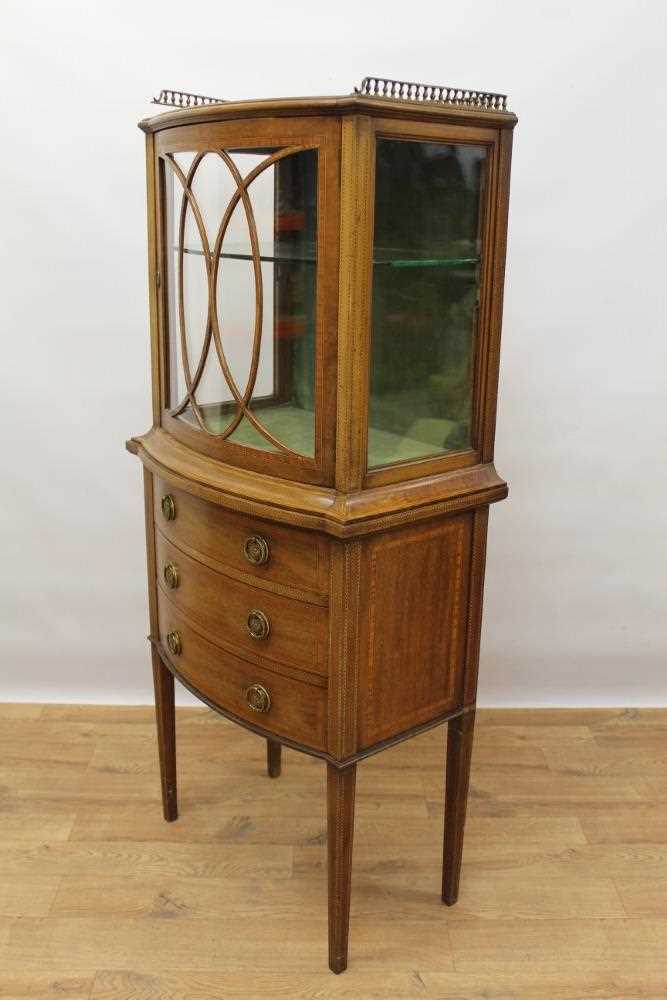 Edwardian mahogany and tulipwood crossbanded bowfront dwarf display cabinet - Image 5 of 6