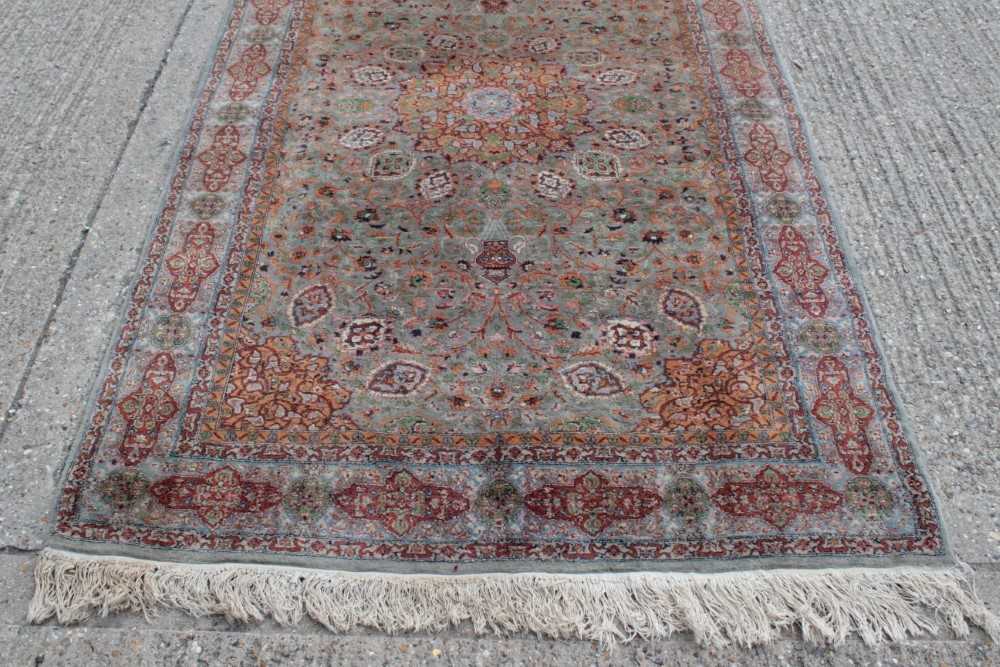 An Eastern rug - Image 3 of 4