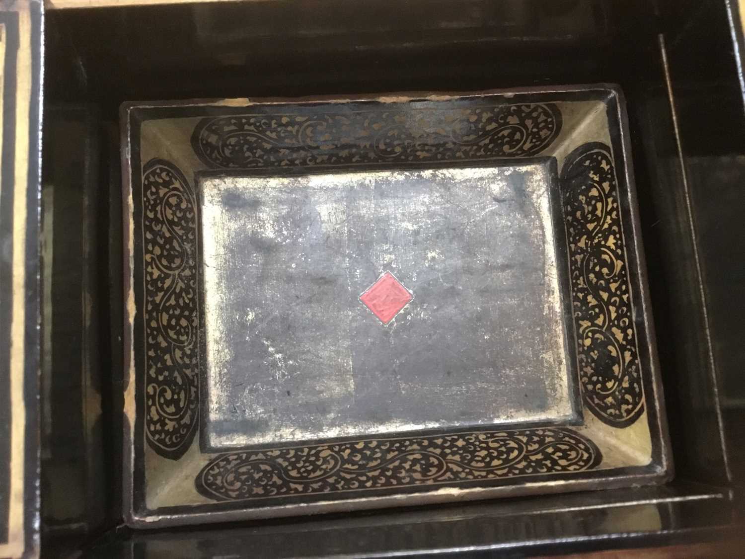 Early 19th century Chinese black lacquered box, mother-of-pearl gaming counters - Image 14 of 21