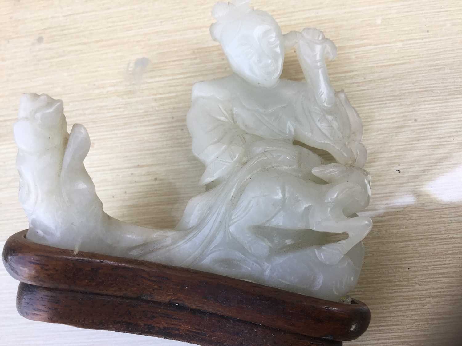 Good Chinese carved jade figure, together with a carved jade bi-disc - Image 19 of 28