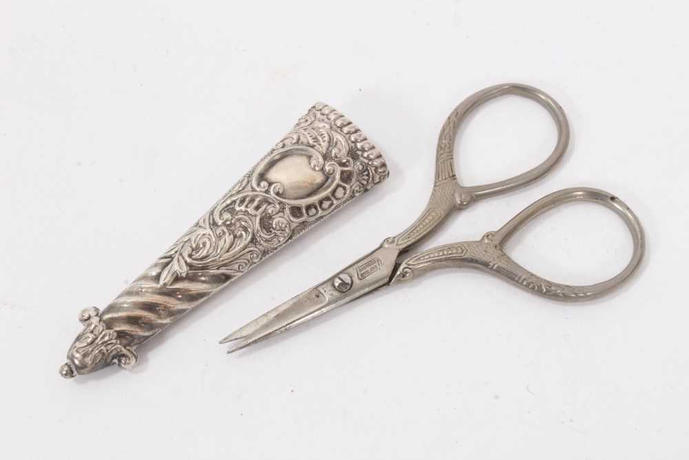 Collection of late 19th/early 20th century miscellaneous silver sewing and other items - Image 3 of 8