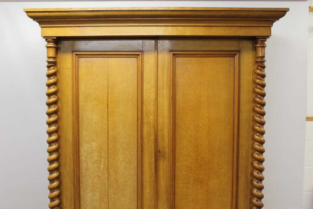 Good quality late Victorian oak double wardrobe with single drawer - Image 2 of 11