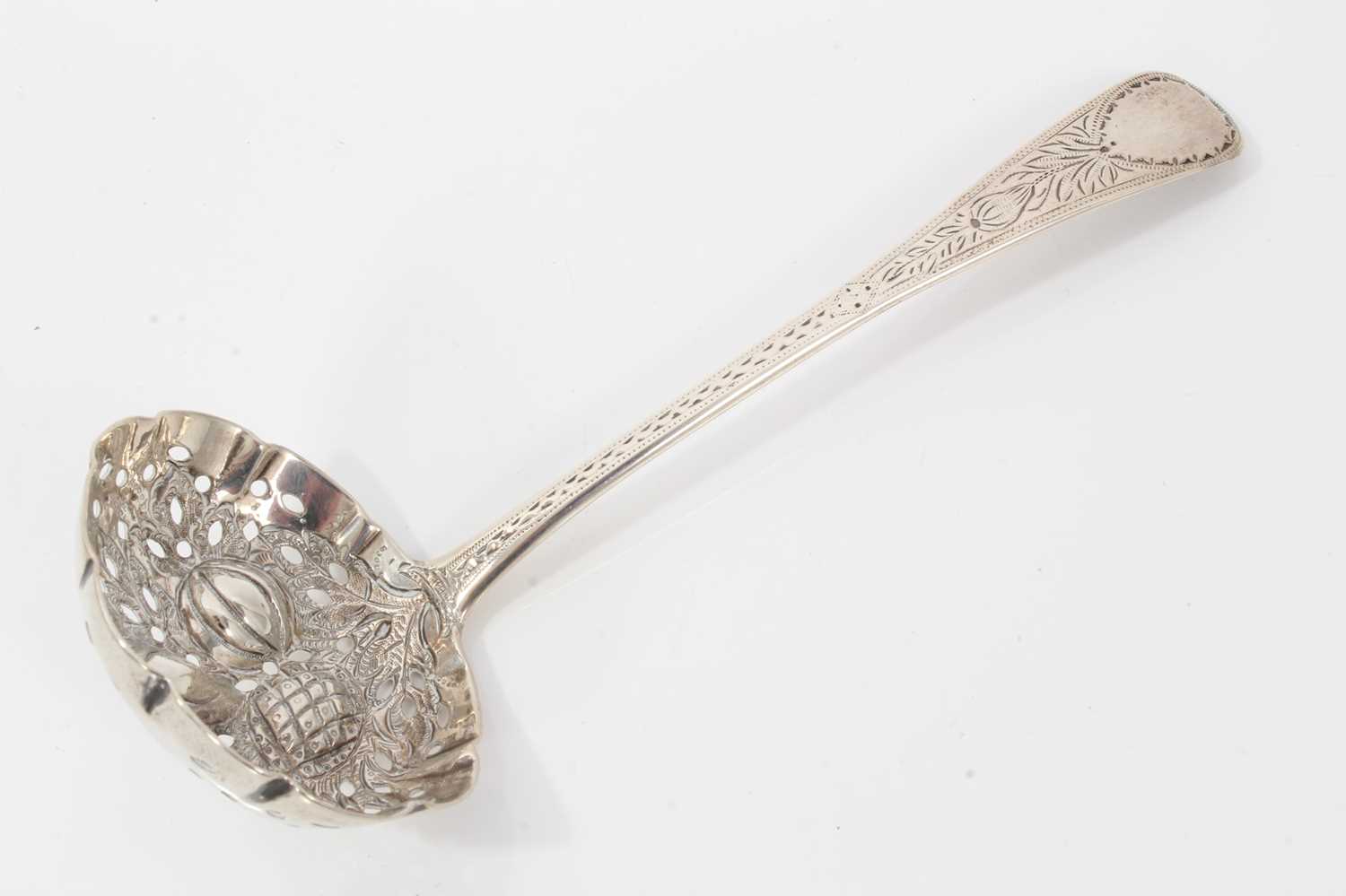 19th century Continental silver caddy spoon with embossed decoration, stamped 930 and import marks f - Image 6 of 10