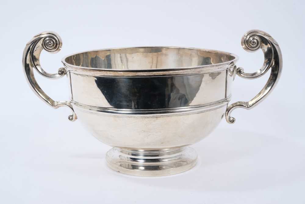Fine quality Edwardian punch bowl, with central ribbed band and twin scroll handles - Image 2 of 2