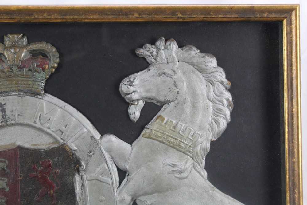 Unusual embossed and painted leather panel depicting the coat of arms, with 'God save the King', fra - Image 8 of 10
