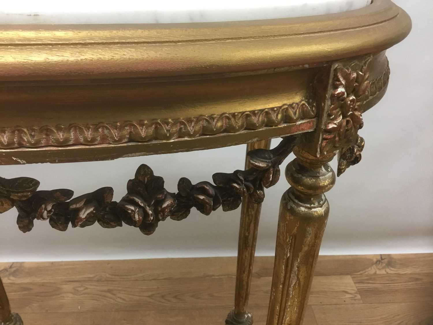 19th century French marble topped gilt wood table - Image 4 of 6