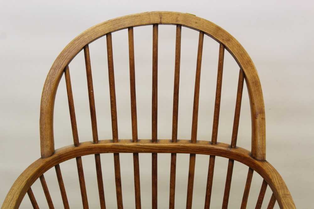 19th century ash and beech Windsor stick back elbow chair - Image 2 of 7