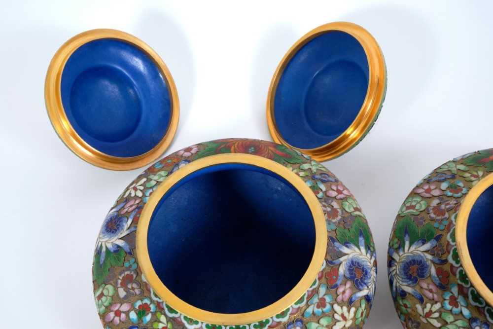 Pair of good quality Japanese cloisonné squat pots and covers - Image 2 of 2