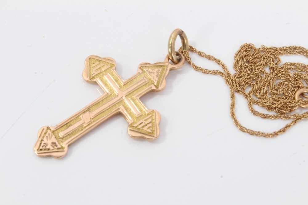 Russian gold cross pendant, seed pearl mourning brooch, signet ring, cross, onyx pendant and two stu - Image 7 of 7