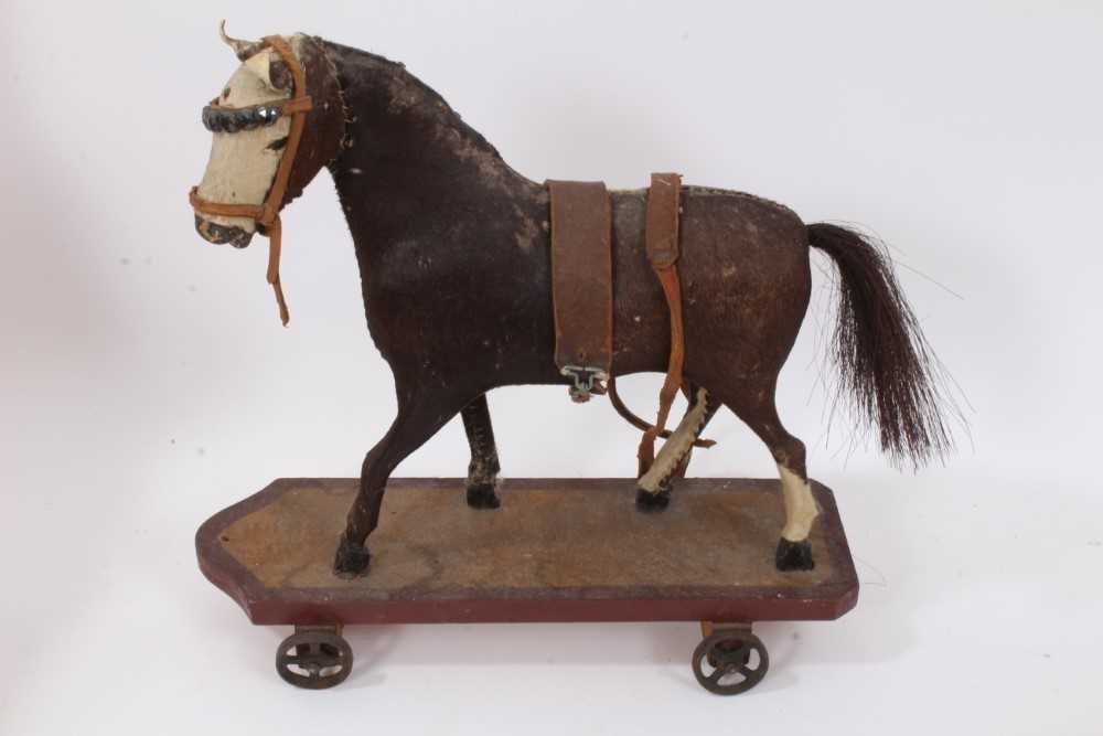 19th century folk art carved and painted wooden horse, cart and stable - Image 2 of 7