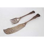 Pair Victorian Kings Pattern with Diamond Heel fish servers.