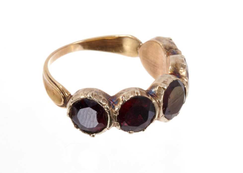 Georgian five stone garnet ring - Image 2 of 3