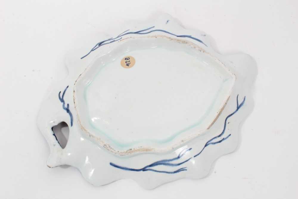 Bow blue and white leaf-shaped dish, circa 1760, 21cm across - Image 5 of 5