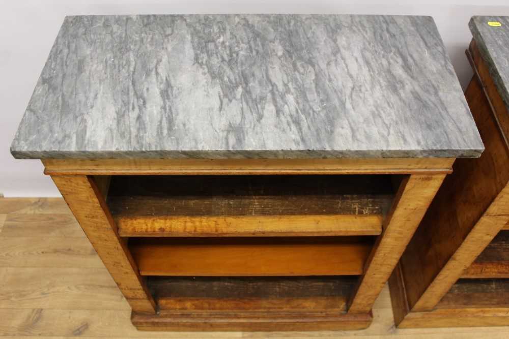 Pair of 19th century satinwood open bookcases with grey marble tops and adjustable shelves - Image 2 of 12