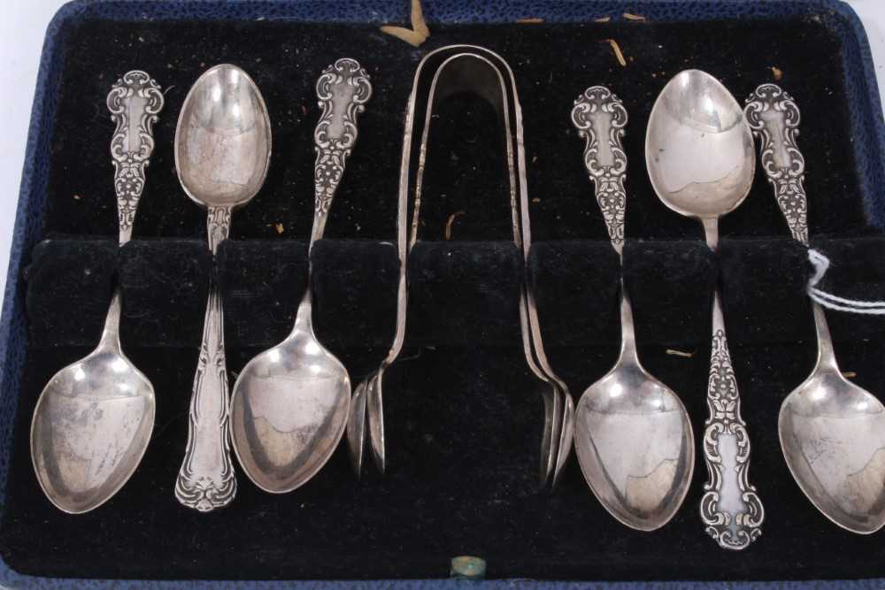 Composite set of six George V silver teaspoons, with two pairs sugar tongs in a fitted case - Image 2 of 5